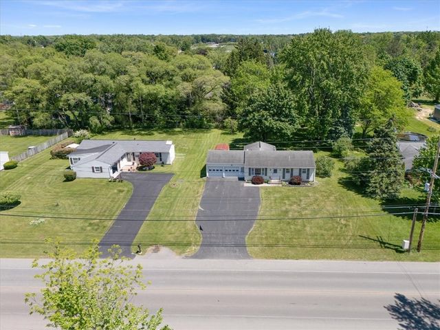 1078 Five Mile Line Road, Webster, NY 14580
