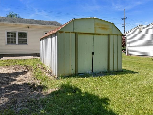 1078 Five Mile Line Road, Webster, NY 14580