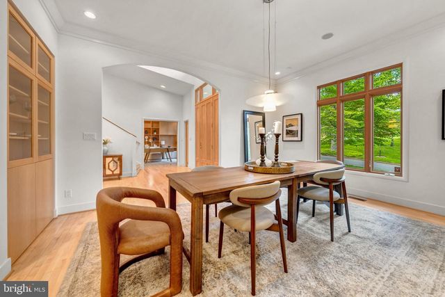 5933 WOODLEY RD, Mclean, VA 22101
