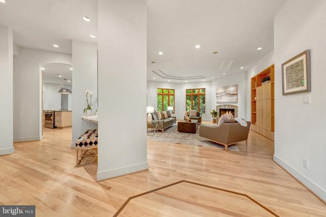 5933 WOODLEY RD, Mclean, VA 22101