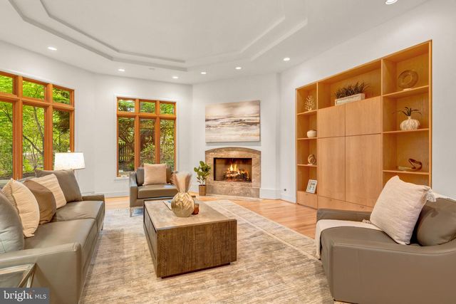 5933 WOODLEY RD, Mclean, VA 22101