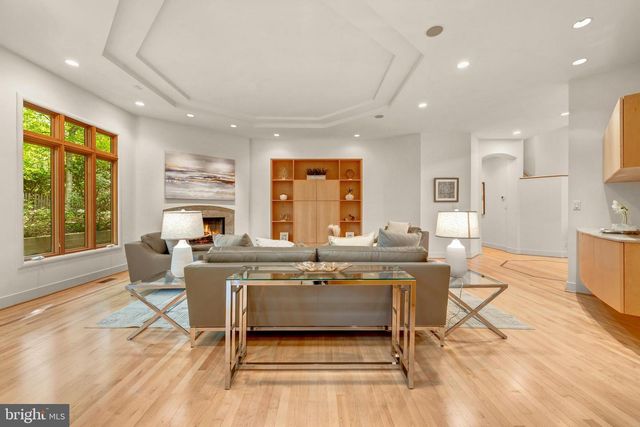 5933 WOODLEY RD, Mclean, VA 22101