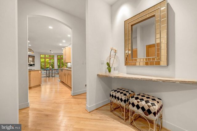 5933 WOODLEY RD, Mclean, VA 22101