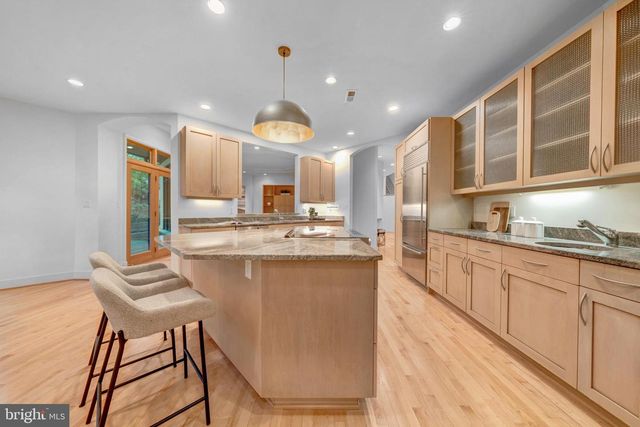 5933 WOODLEY RD, Mclean, VA 22101