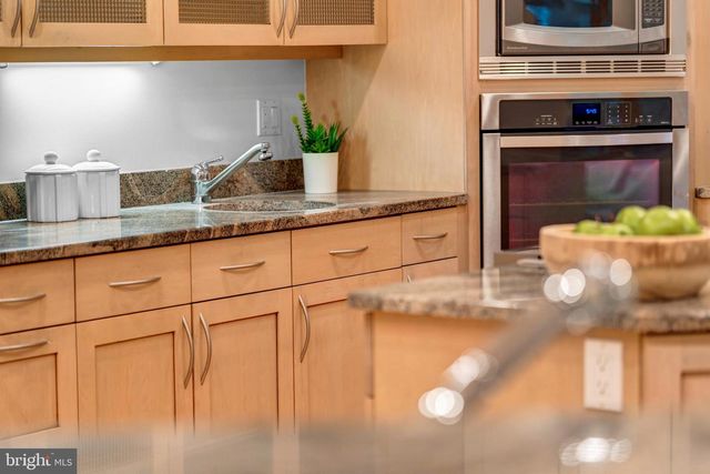 5933 WOODLEY RD, Mclean, VA 22101