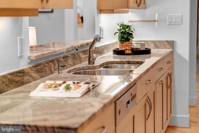 5933 WOODLEY RD, Mclean, VA 22101