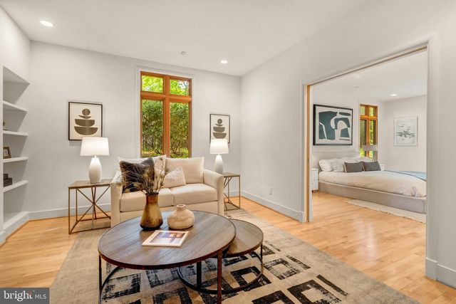 5933 WOODLEY RD, Mclean, VA 22101