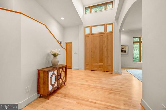 5933 WOODLEY RD, Mclean, VA 22101