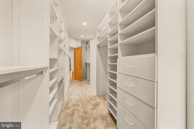 5933 WOODLEY RD, Mclean, VA 22101