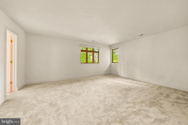 5933 WOODLEY RD, Mclean, VA 22101