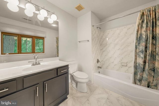 5933 WOODLEY RD, Mclean, VA 22101