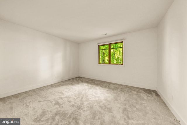5933 WOODLEY RD, Mclean, VA 22101