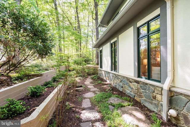 5933 WOODLEY RD, Mclean, VA 22101