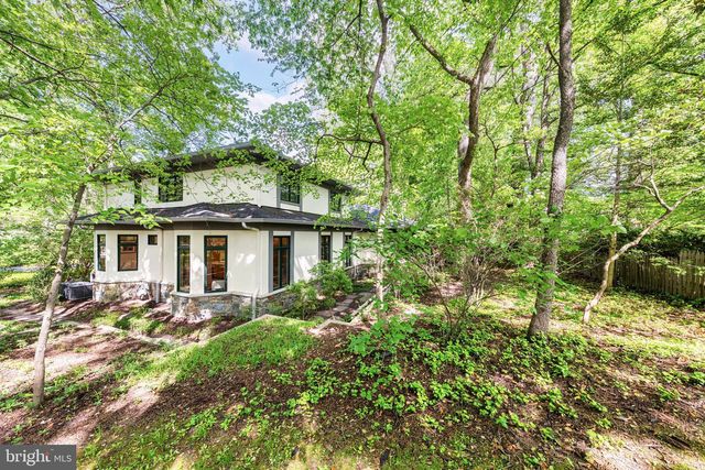5933 WOODLEY RD, Mclean, VA 22101