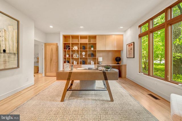 5933 WOODLEY RD, Mclean, VA 22101