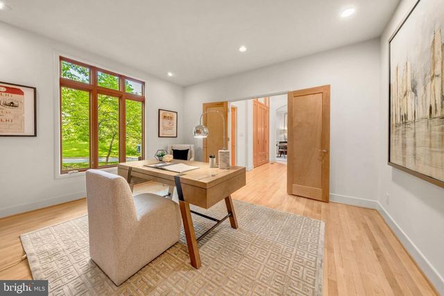 5933 WOODLEY RD, Mclean, VA 22101