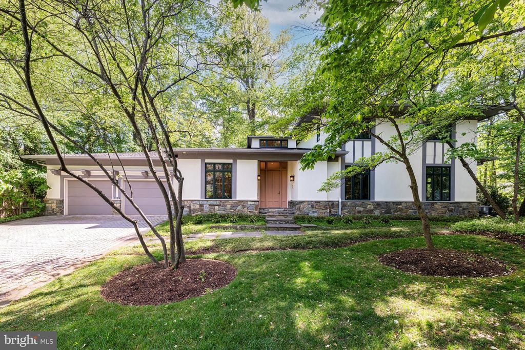 5933 WOODLEY RD, Mclean, VA 22101