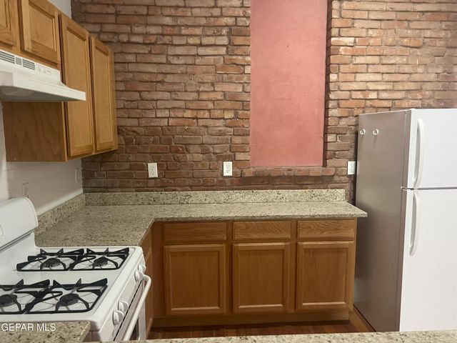 110 W NEVADA Avenue, El Paso, TX 79902