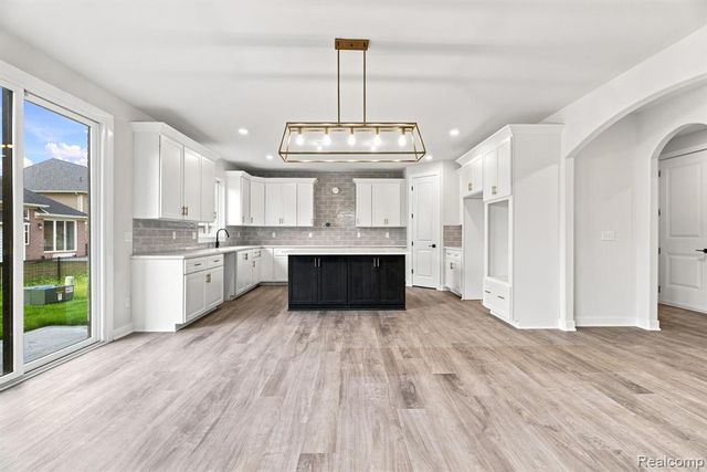 8683 Clare Drive, Shelby Twp, MI 48315