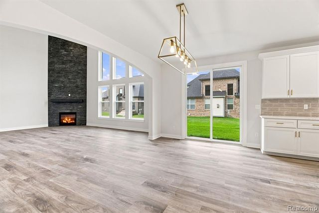 8683 Clare Drive, Shelby Twp, MI 48315