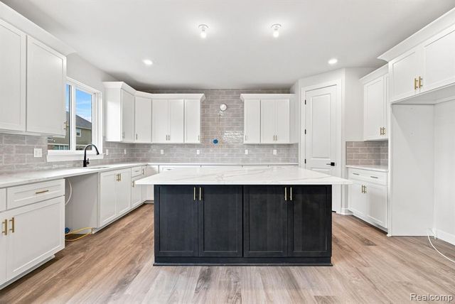 8683 Clare Drive, Shelby Twp, MI 48315
