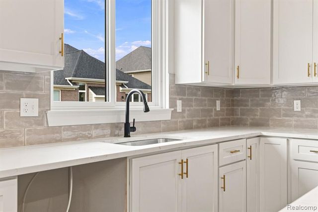 8683 Clare Drive, Shelby Twp, MI 48315