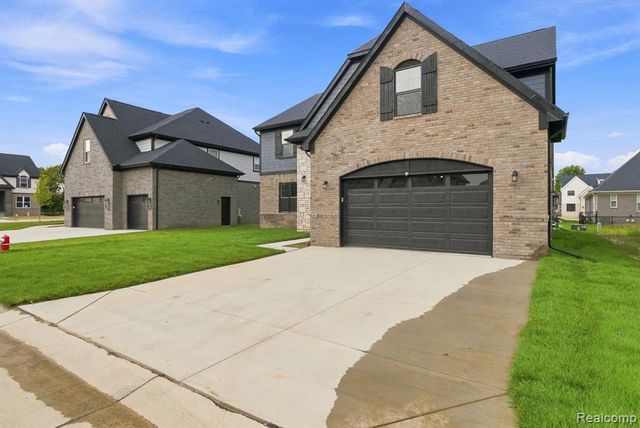 8683 Clare Drive, Shelby Twp, MI 48315