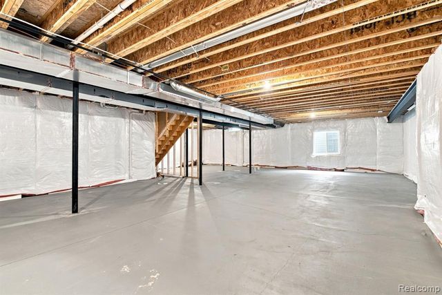 8683 Clare Drive, Shelby Twp, MI 48315