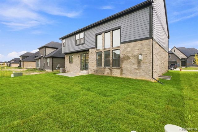 8683 Clare Drive, Shelby Twp, MI 48315