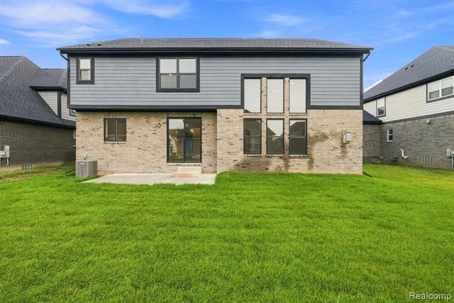 8683 Clare Drive, Shelby Twp, MI 48315