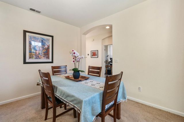 2070 Fenmore Way, Sacramento, CA 95835