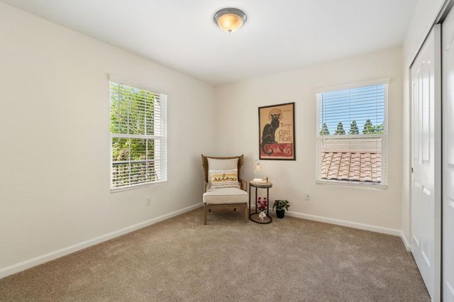 2070 Fenmore Way, Sacramento, CA 95835