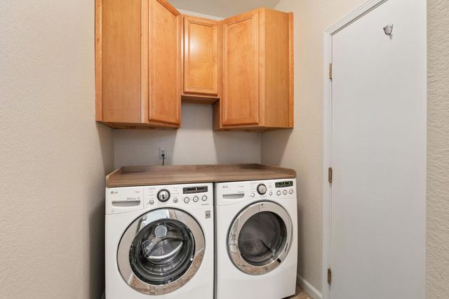 2070 Fenmore Way, Sacramento, CA 95835