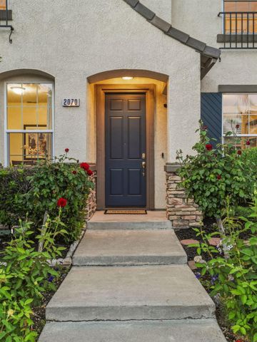 2070 Fenmore Way, Sacramento, CA 95835