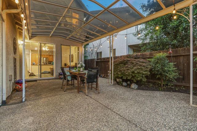 2070 Fenmore Way, Sacramento, CA 95835