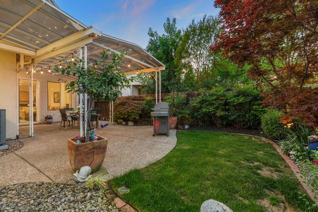 2070 Fenmore Way, Sacramento, CA 95835