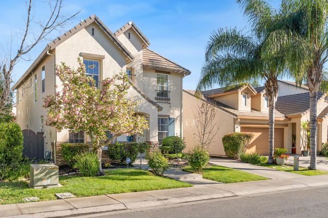 2070 Fenmore Way, Sacramento, CA 95835