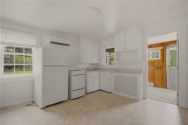 26 Freebody Street, Newport, RI 02840