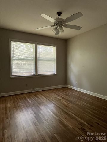 4024 Abbeydale Drive, Charlotte, NC 28205