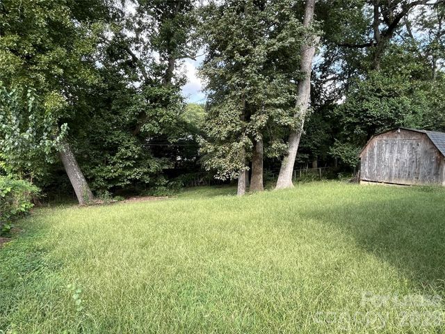 4024 Abbeydale Drive, Charlotte, NC 28205