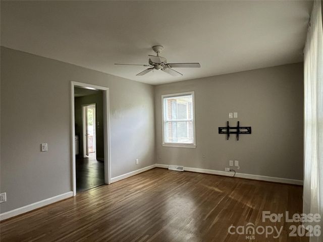 4024 Abbeydale Drive, Charlotte, NC 28205