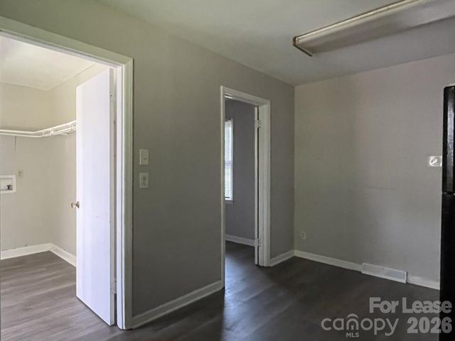 4024 Abbeydale Drive, Charlotte, NC 28205