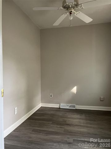 4024 Abbeydale Drive, Charlotte, NC 28205