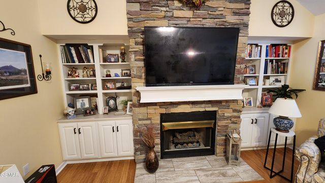 523 Apple View Way, Sevierville, TN 37862