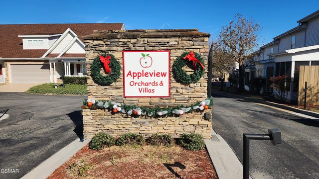 523 Apple View Way, Sevierville, TN 37862