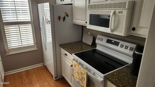 523 Apple View Way, Sevierville, TN 37862