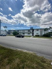 6780 SW 44th St 2, Miami, FL 33155