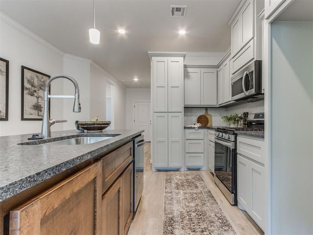11728 SW 14th Street, Yukon, OK 73099