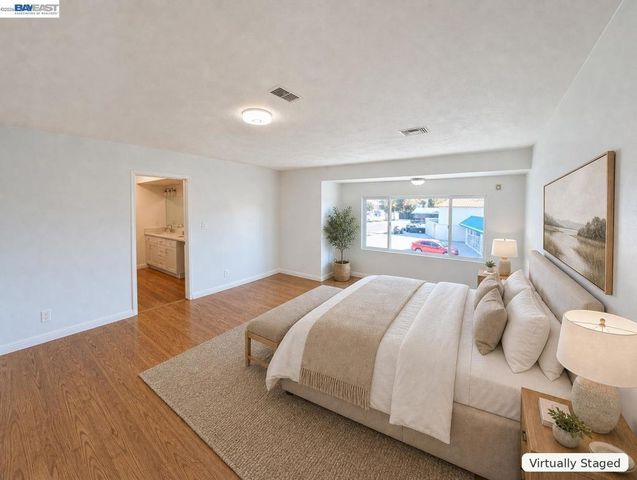 4125 Los Coyotes Diagonal, Lakewood, CA 90713