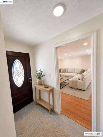 4125 Los Coyotes Diagonal, Lakewood, CA 90713